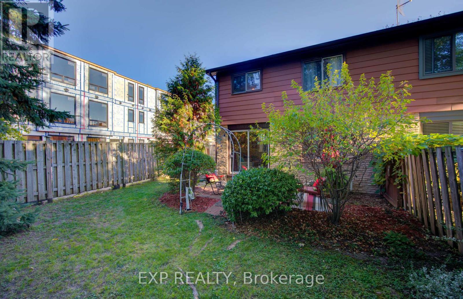 92 Halifax Drive, Kitchener, Ontario  N2B 3K7 - Photo 36 - X12486022