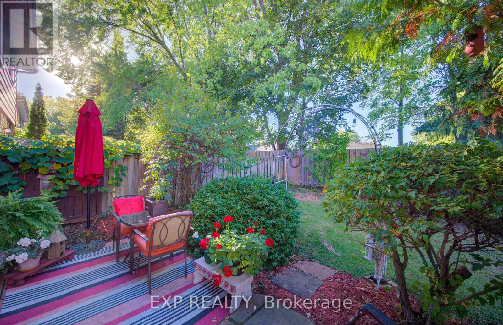 92 Halifax Drive, Kitchener, Ontario  N2B 3K7 - Photo 39 - X12486022