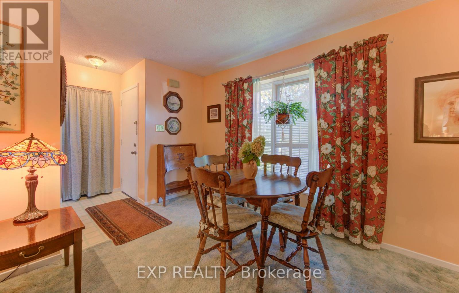 92 Halifax Drive, Kitchener, Ontario  N2B 3K7 - Photo 7 - X12486022