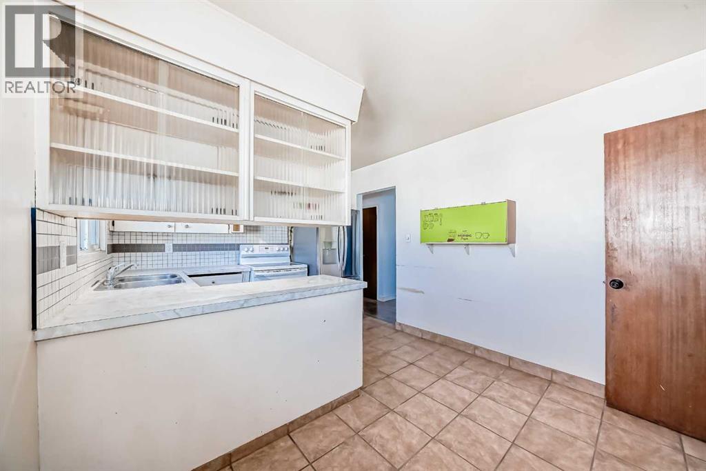 808 Avonlea Place Se, Calgary, Alberta  T2H 1W3 - Photo 10 - A2264800