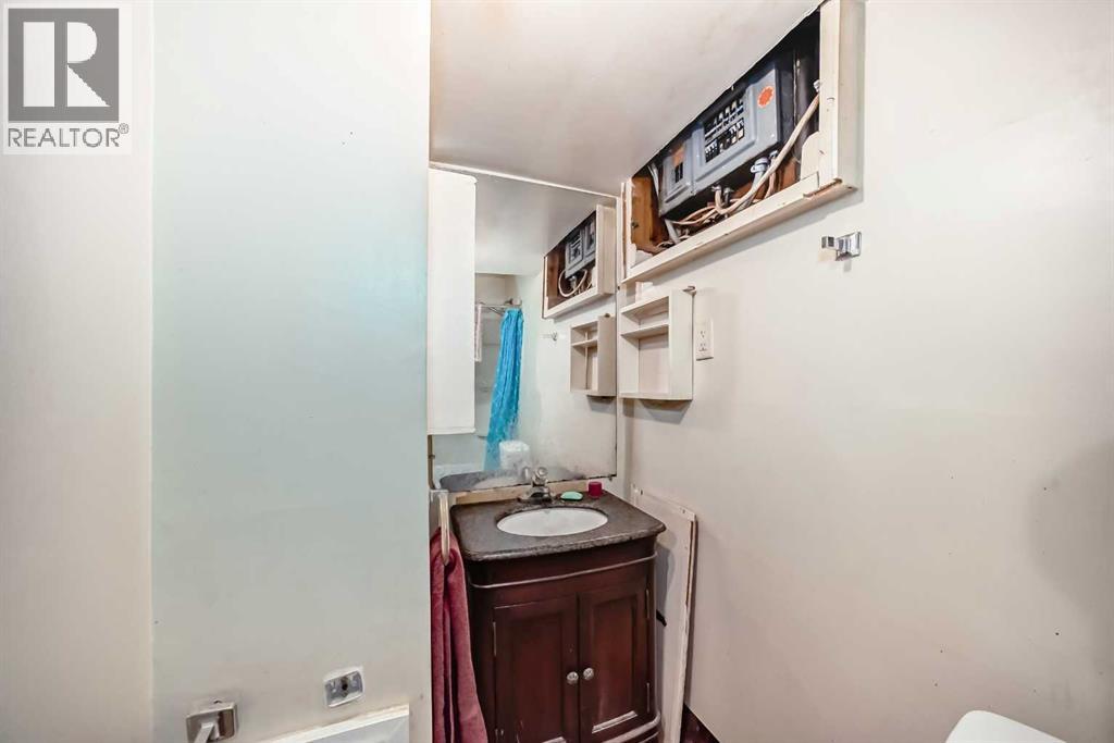 808 Avonlea Place Se, Calgary, Alberta  T2H 1W3 - Photo 41 - A2264800