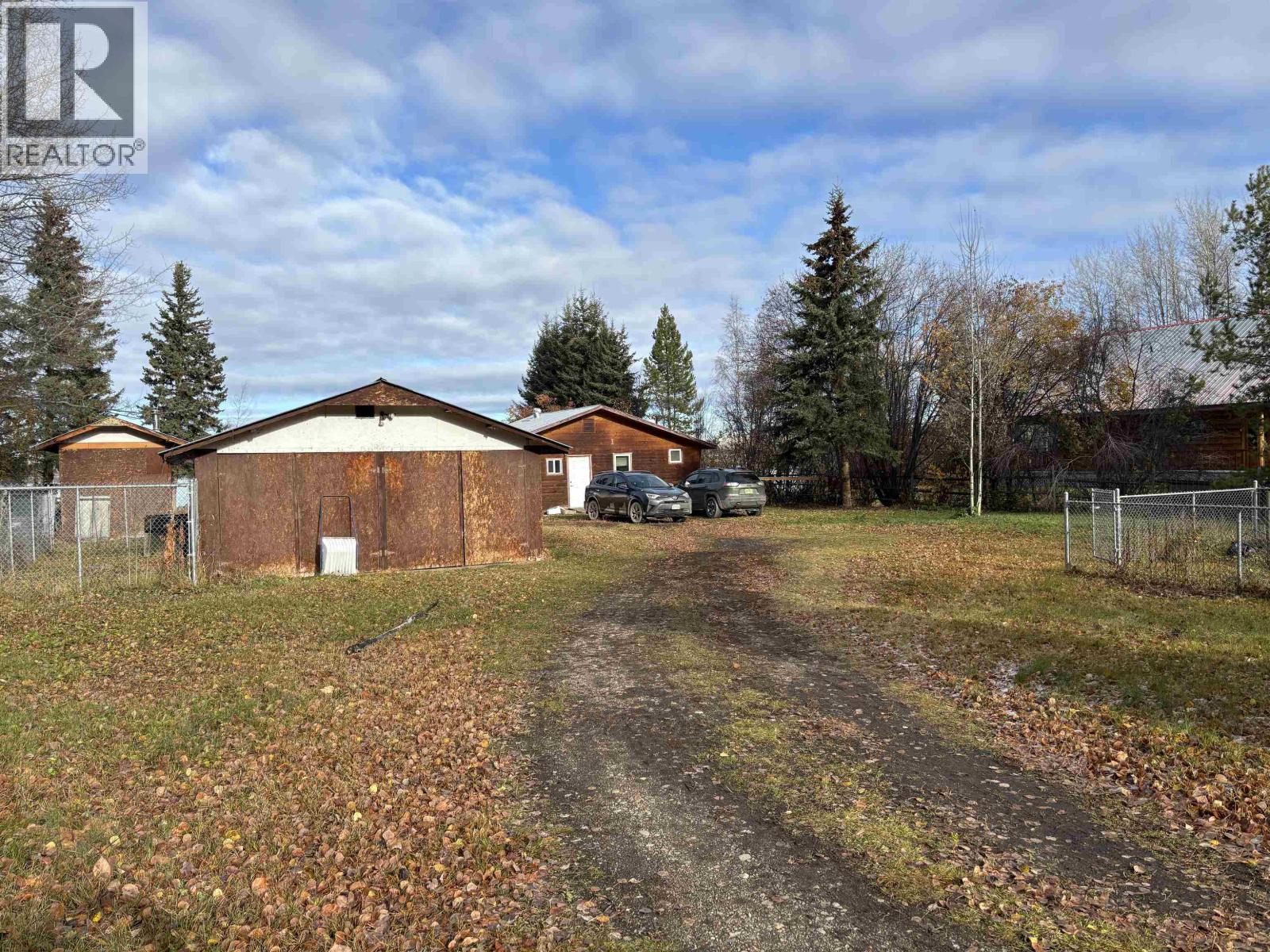 7054 York Drive, Vanderhoof, British Columbia  V0J 3A2 - Photo 13 - R3062319