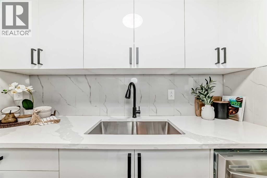 404, 544 Blackthorn Road Ne, Calgary, Alberta  T2K 5J5 - Photo 4 - A2264744