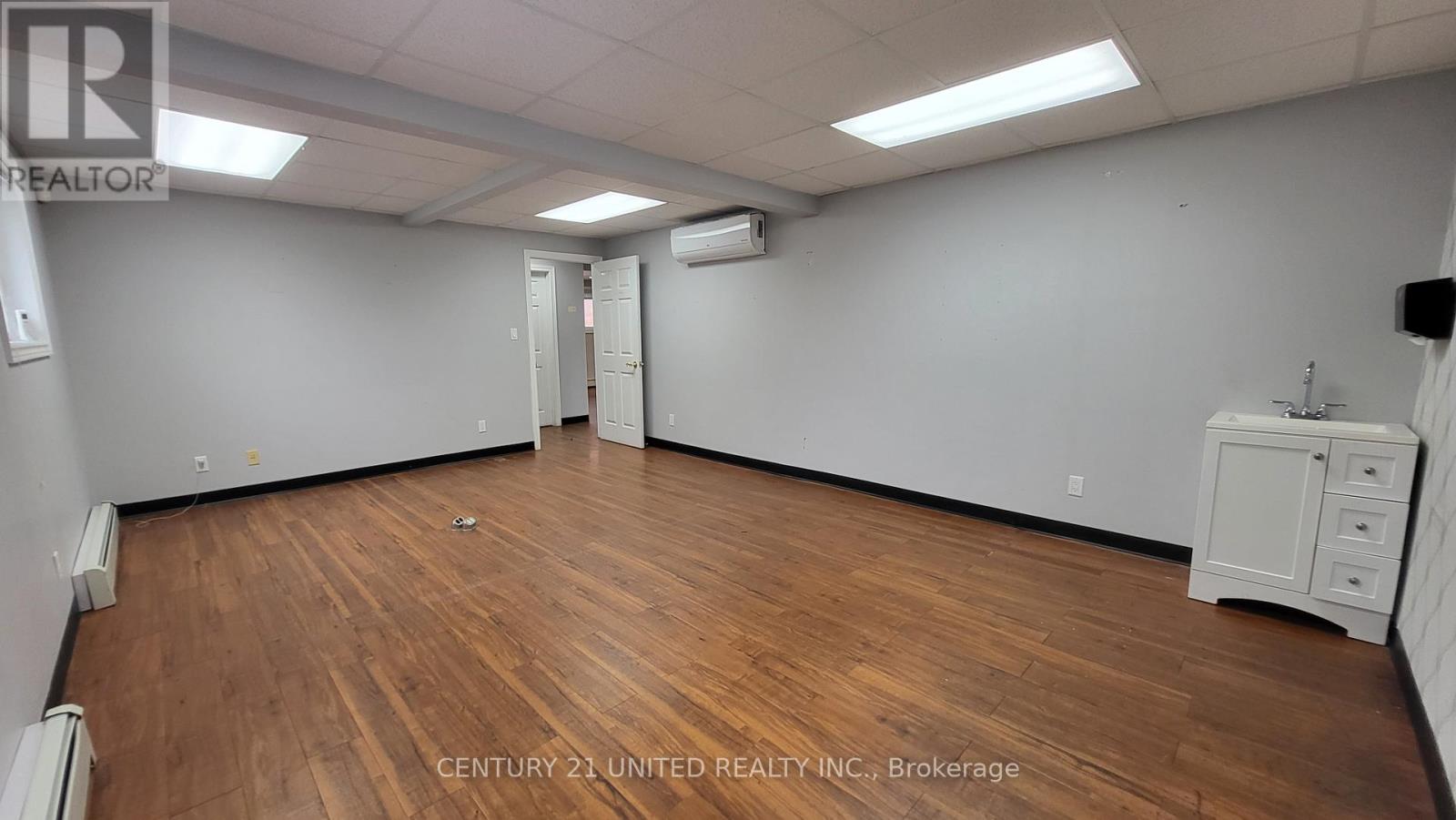 80 Hunter Street E, Peterborough, Ontario K9H 1G5 - Photo 7 - X12486149