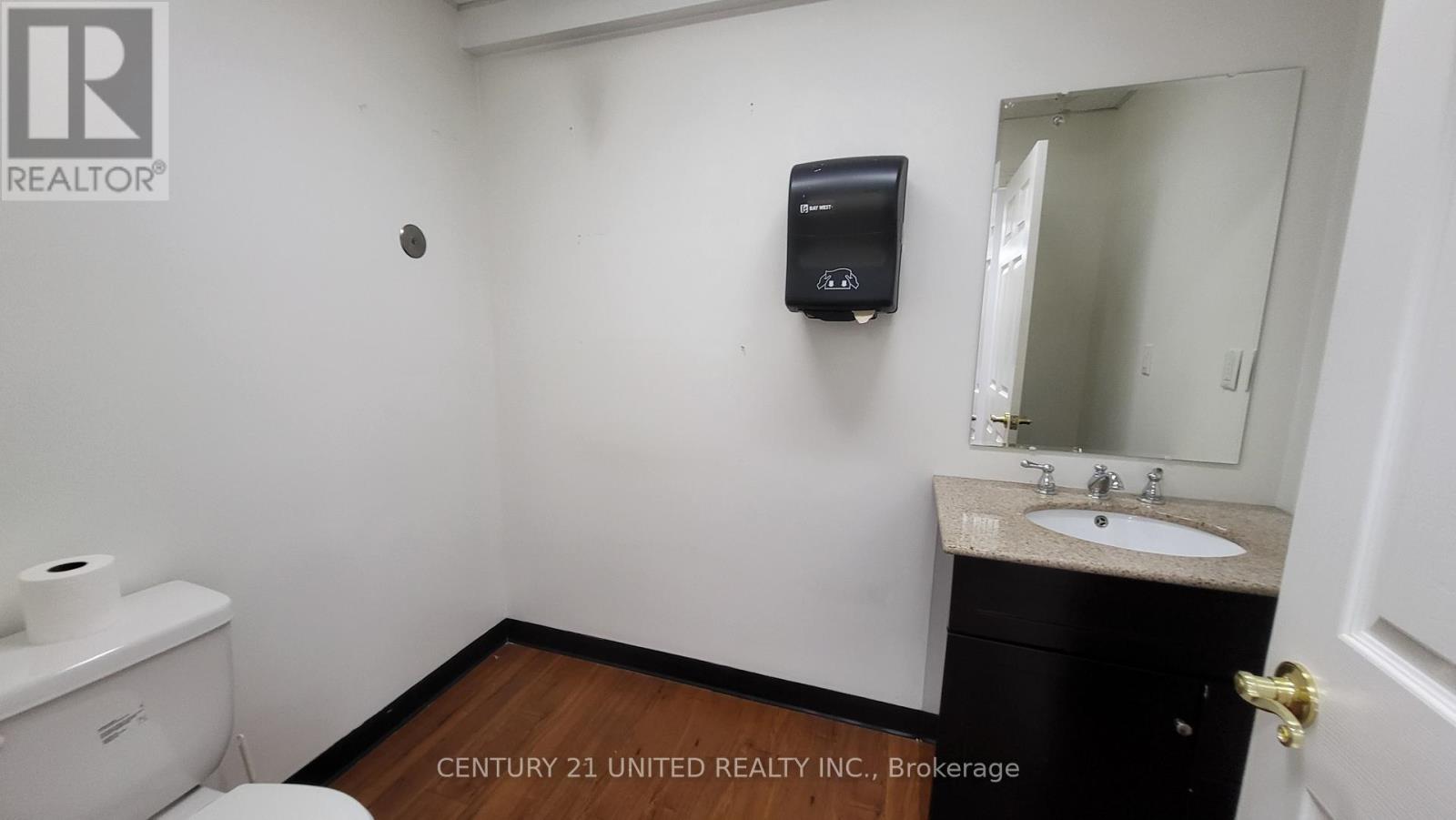 80 Hunter Street E, Peterborough, Ontario K9H 1G5 - Photo 9 - X12486149