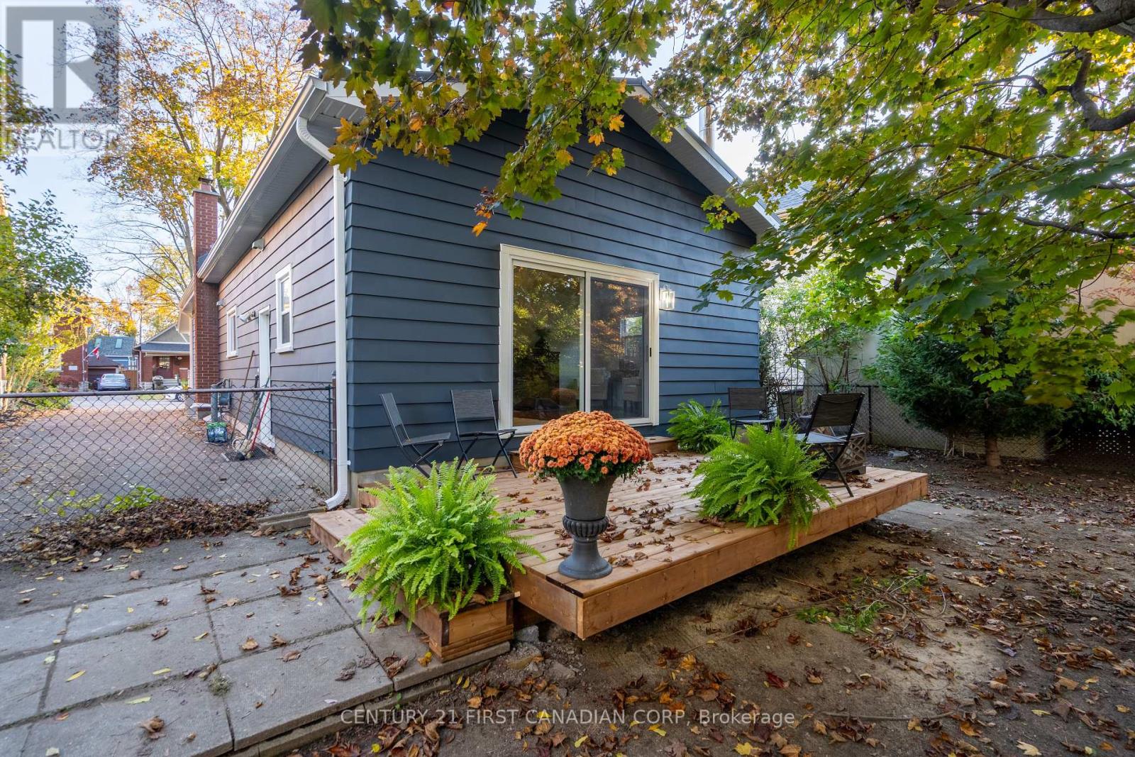 46 Victor Street, London South, Ontario  N6C 1B7 - Photo 22 - X12486134