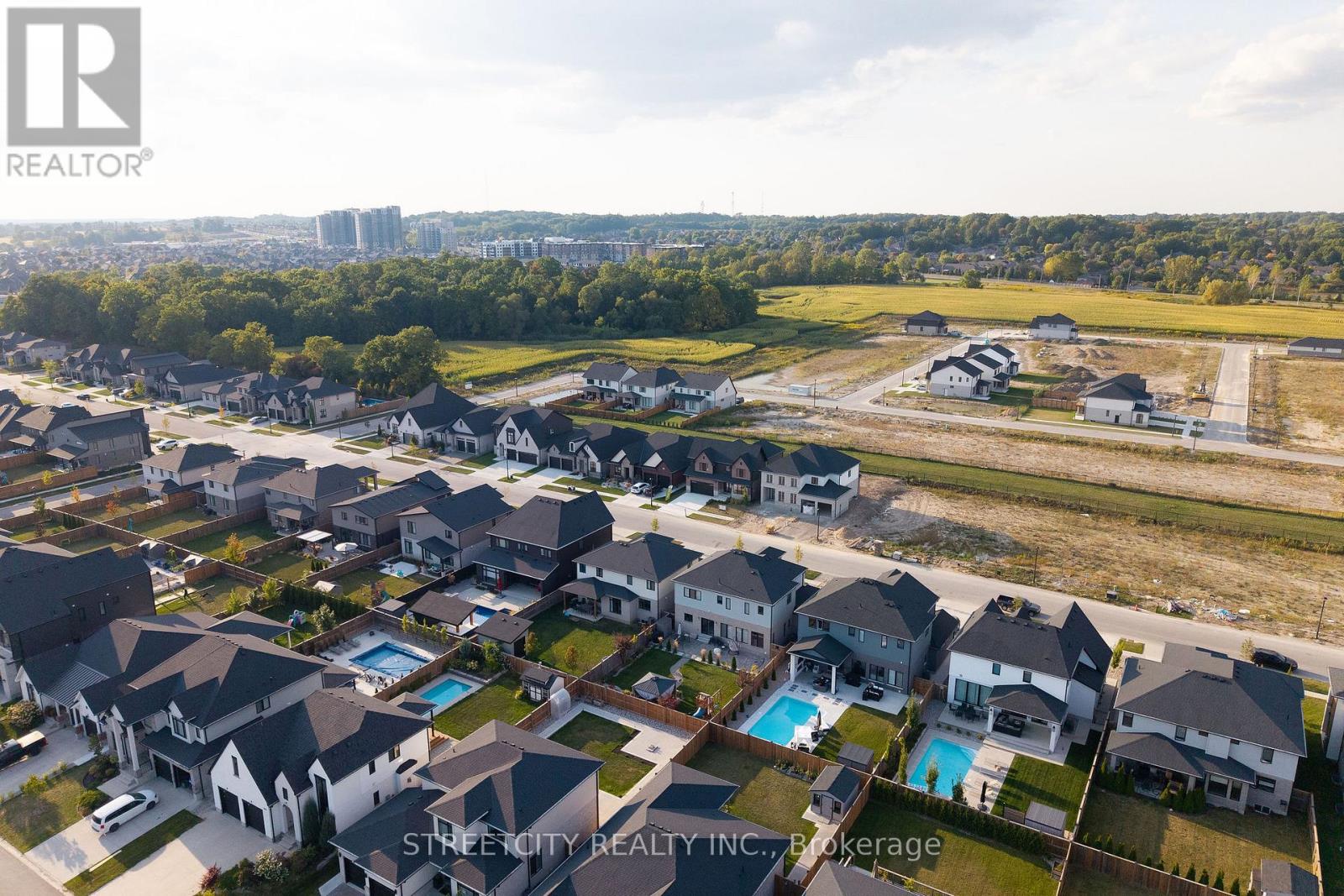 6354 Old Garrison Boulevard, London South, Ontario  N6P 0H3 - Photo 38 - X12486151