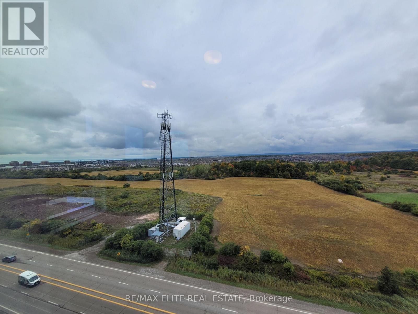 1104 - 3240 William Coltson Avenue, Oakville, Ontario  L6H 8C8 - Photo 10 - W12486072