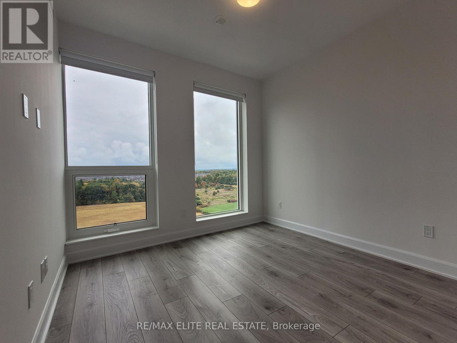 1104 - 3240 William Coltson Avenue, Oakville, Ontario  L6H 8C8 - Photo 5 - W12486072