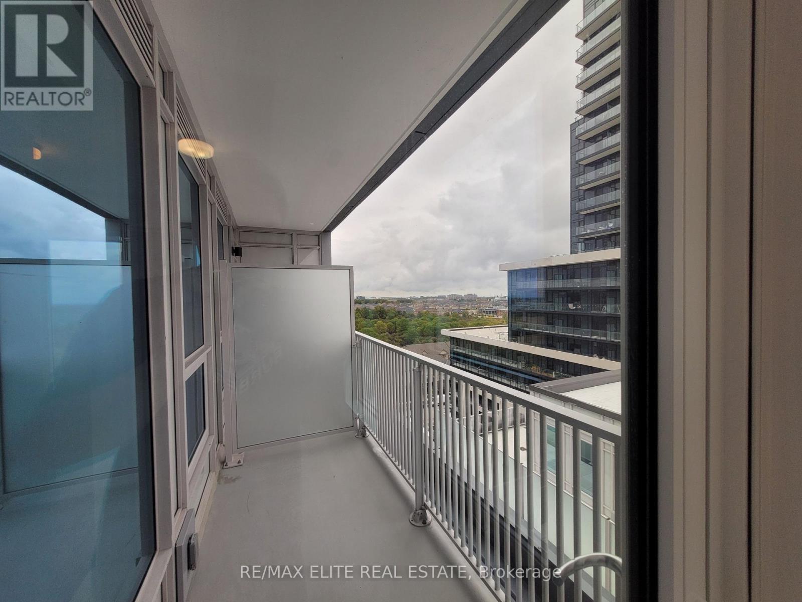 1104 - 3240 William Coltson Avenue, Oakville, Ontario  L6H 8C8 - Photo 7 - W12486072