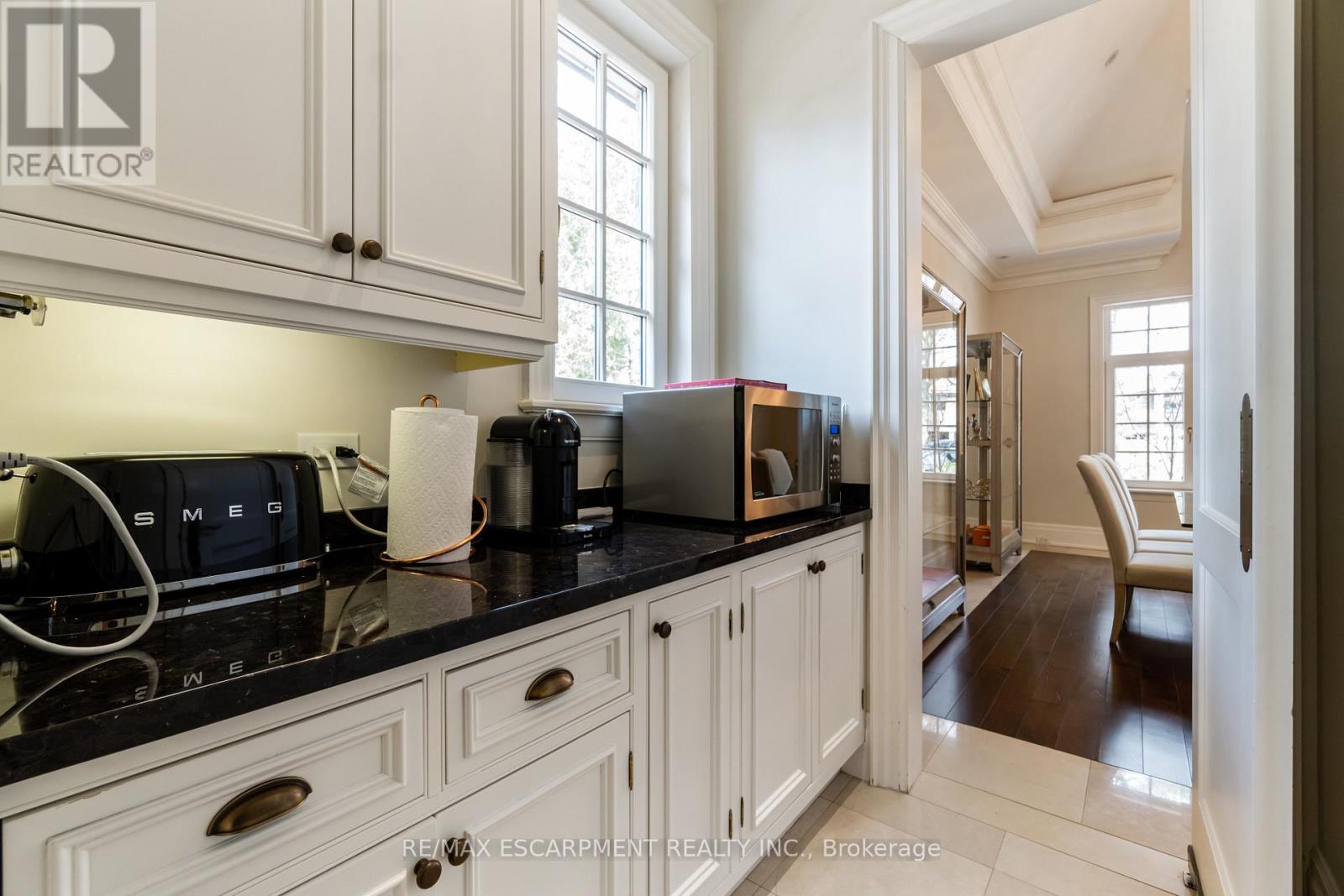 1476 Carmen Drive, Mississauga, Ontario  L5G 3Z1 - Photo 15 - W12486076