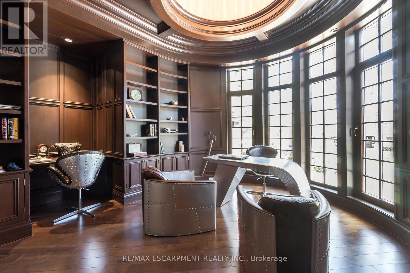 1476 Carmen Drive, Mississauga, Ontario  L5G 3Z1 - Photo 18 - W12486076