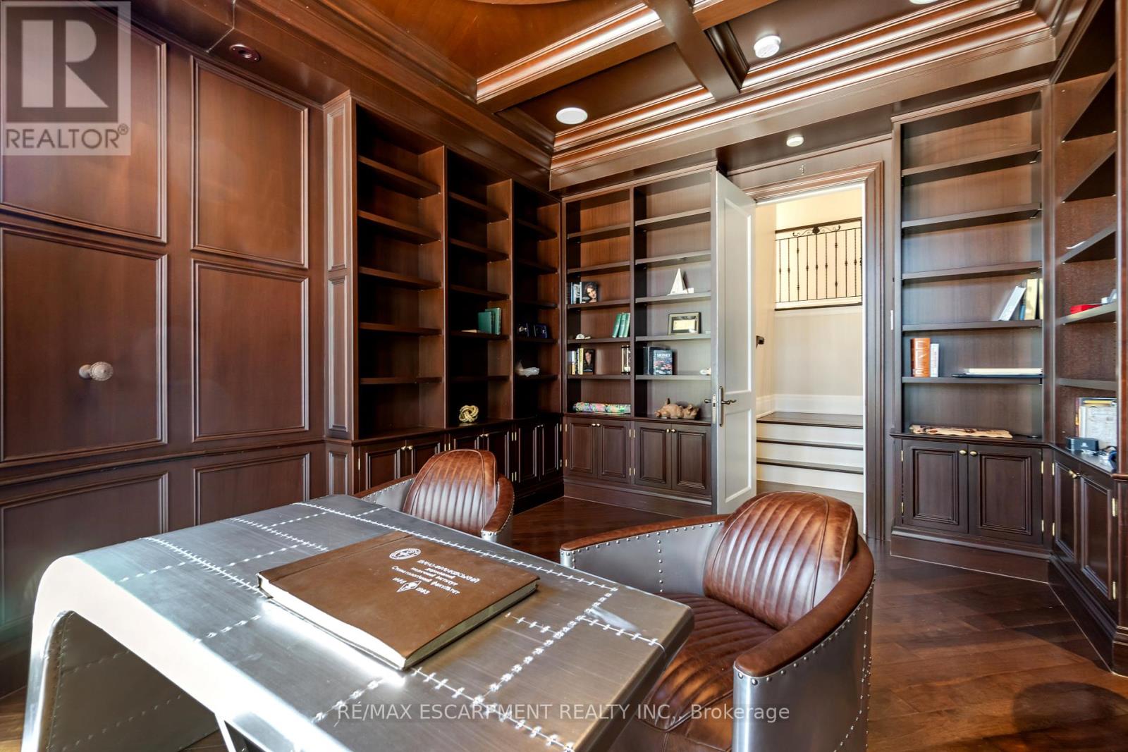 1476 Carmen Drive, Mississauga, Ontario  L5G 3Z1 - Photo 19 - W12486076