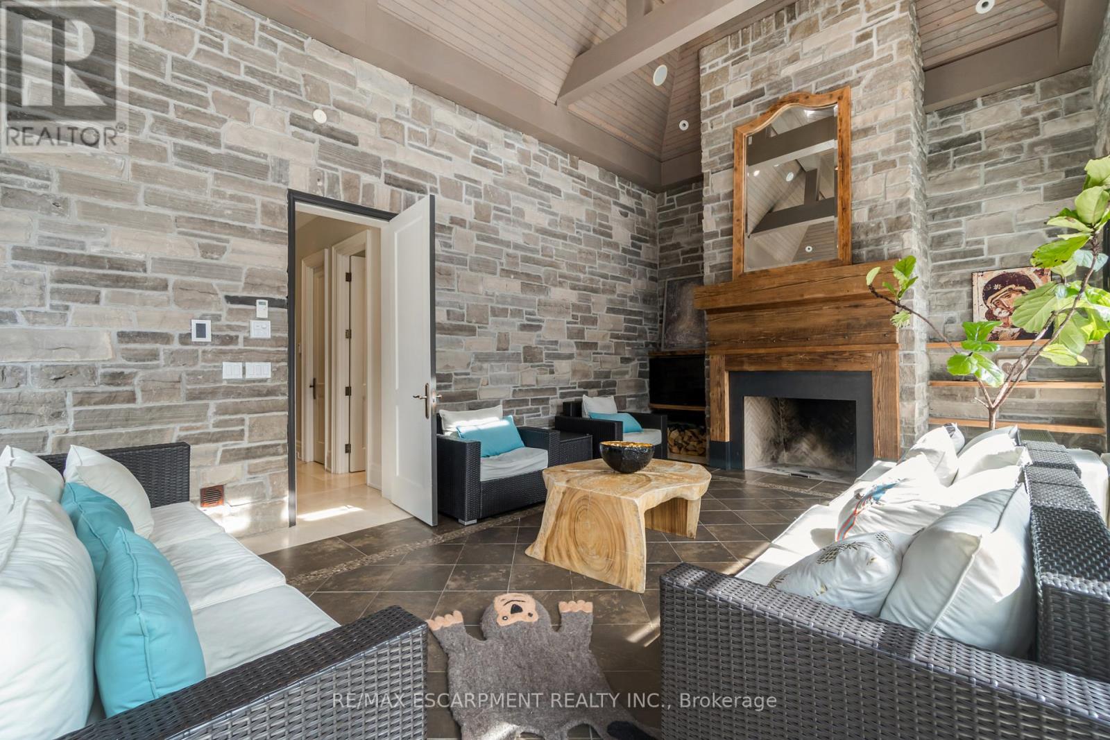 1476 Carmen Drive, Mississauga, Ontario  L5G 3Z1 - Photo 21 - W12486076