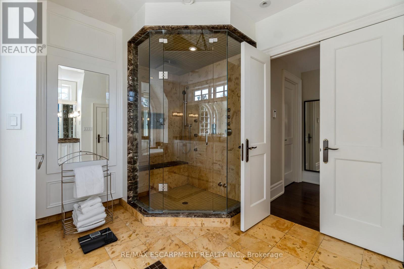 1476 Carmen Drive, Mississauga, Ontario  L5G 3Z1 - Photo 30 - W12486076