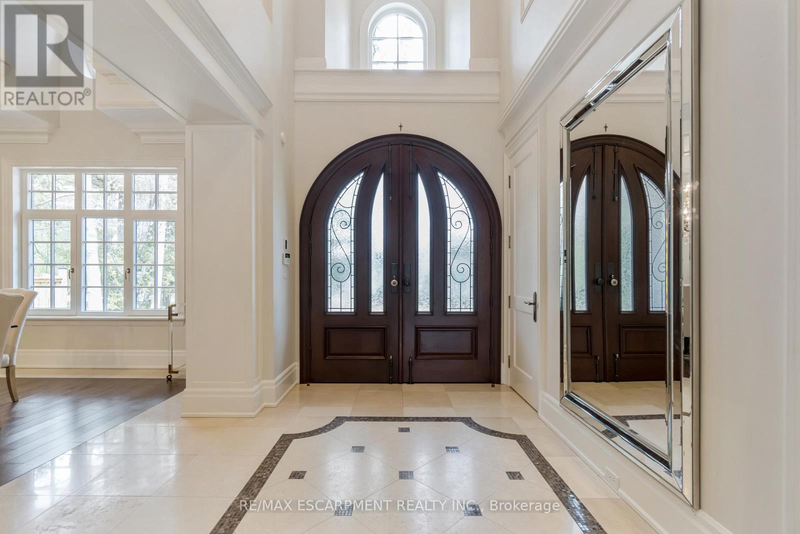 1476 Carmen Drive, Mississauga, Ontario  L5G 3Z1 - Photo 4 - W12486076