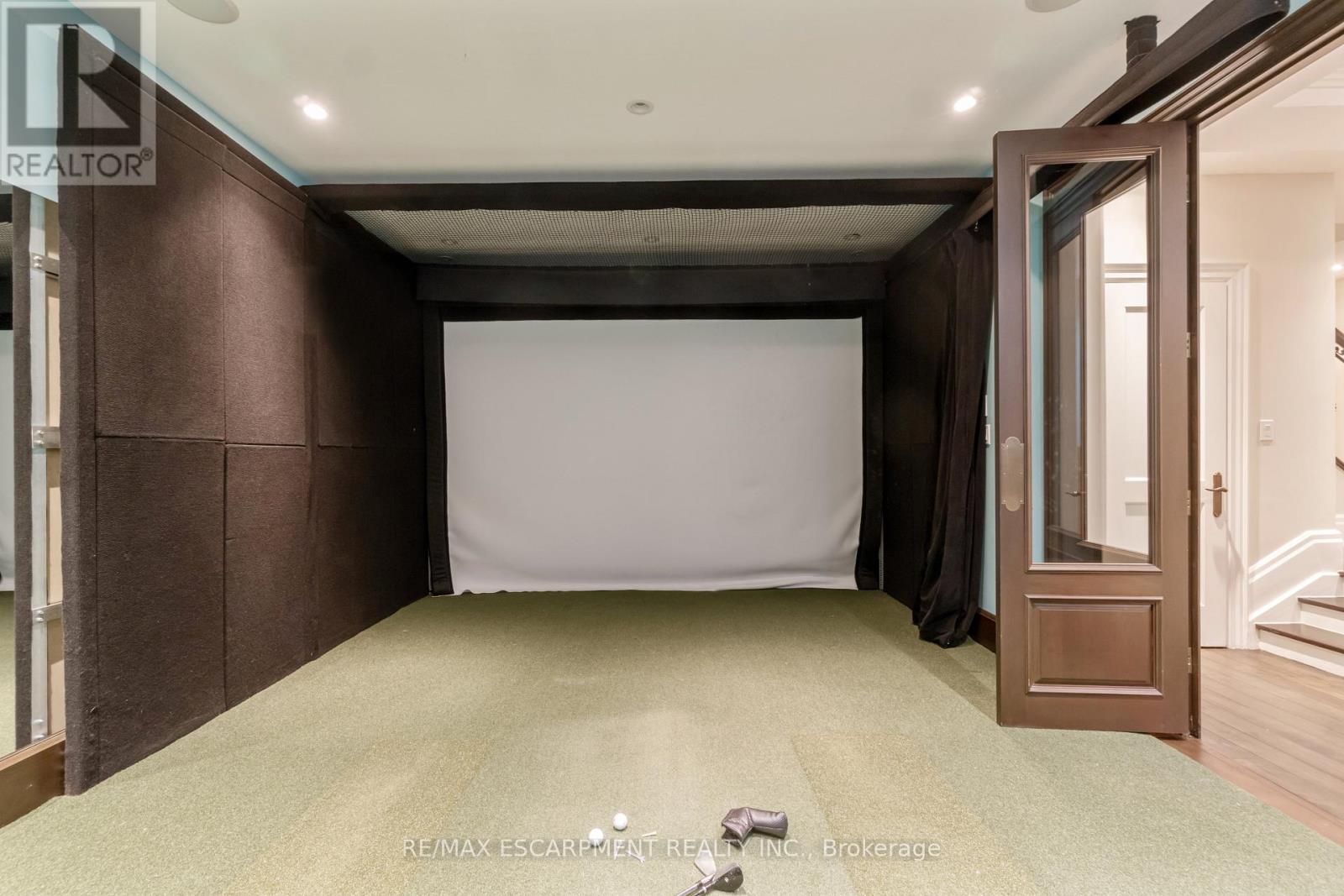 1476 Carmen Drive, Mississauga, Ontario  L5G 3Z1 - Photo 40 - W12486076