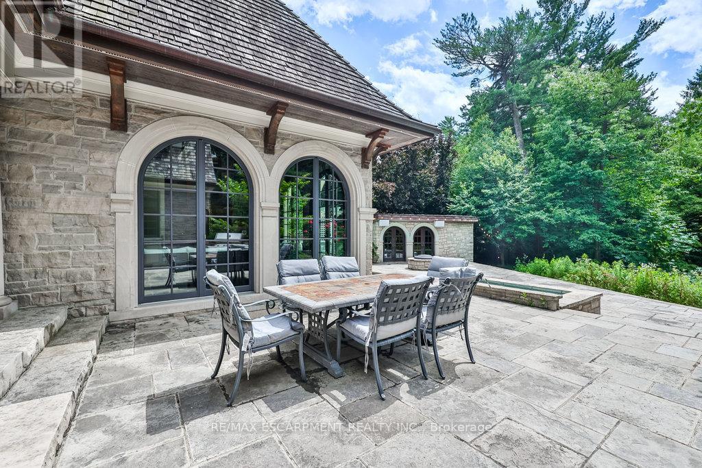 1476 Carmen Drive, Mississauga, Ontario  L5G 3Z1 - Photo 49 - W12486076