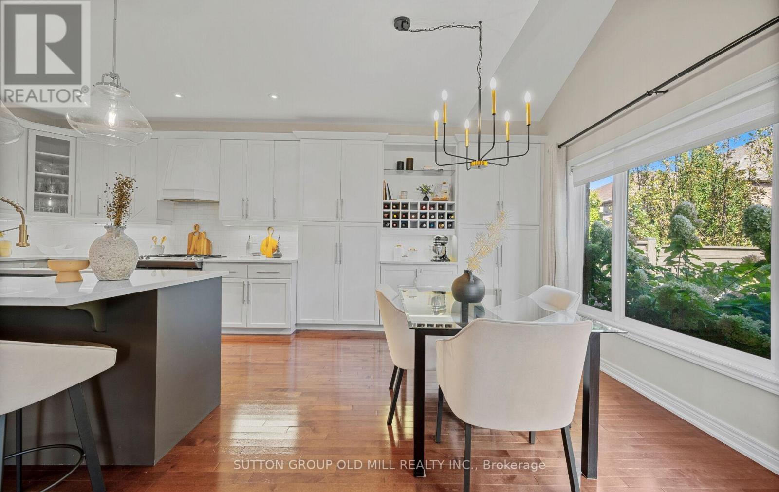 3304 Stalybridge Drive, Oakville, Ontario  L6M 0K8 - Photo 11 - W12486087