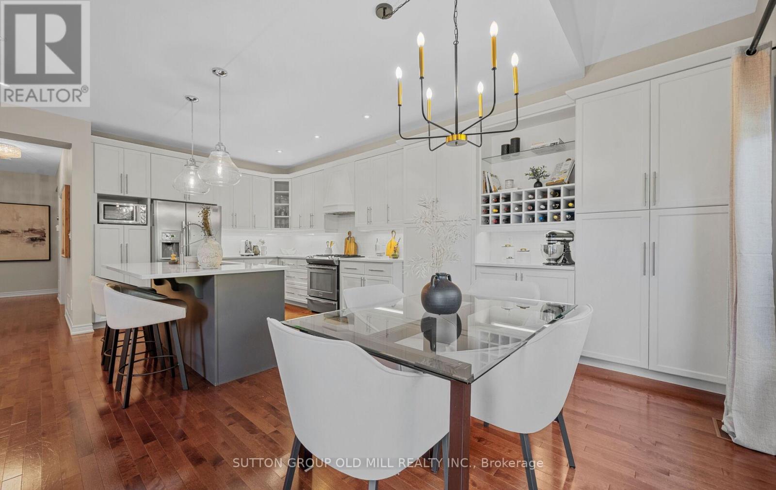 3304 Stalybridge Drive, Oakville, Ontario  L6M 0K8 - Photo 19 - W12486087