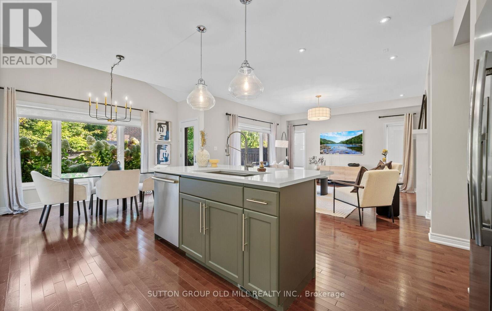 3304 Stalybridge Drive, Oakville, Ontario  L6M 0K8 - Photo 2 - W12486087