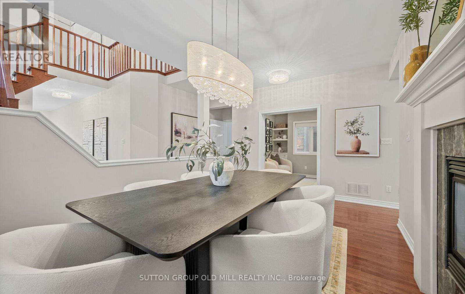 3304 Stalybridge Drive, Oakville, Ontario  L6M 0K8 - Photo 4 - W12486087