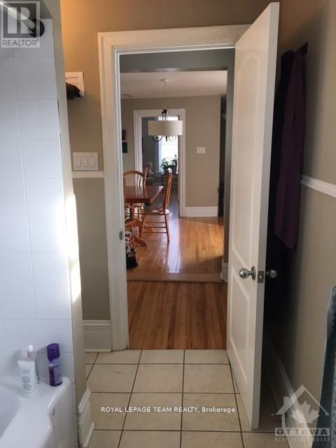 2 - 86 Bayswater Avenue, Ottawa, Ontario  K1Y 2E9 - Photo 2 - X12486178