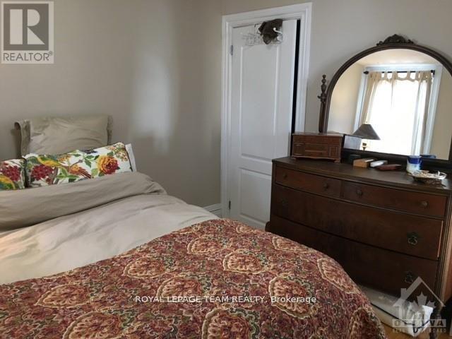 2 - 86 Bayswater Avenue, Ottawa, Ontario  K1Y 2E9 - Photo 4 - X12486178