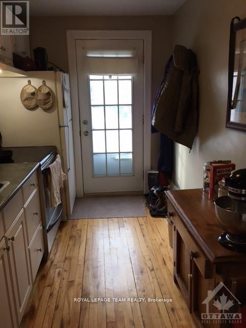 2 - 86 Bayswater Avenue, Ottawa, Ontario  K1Y 2E9 - Photo 7 - X12486178