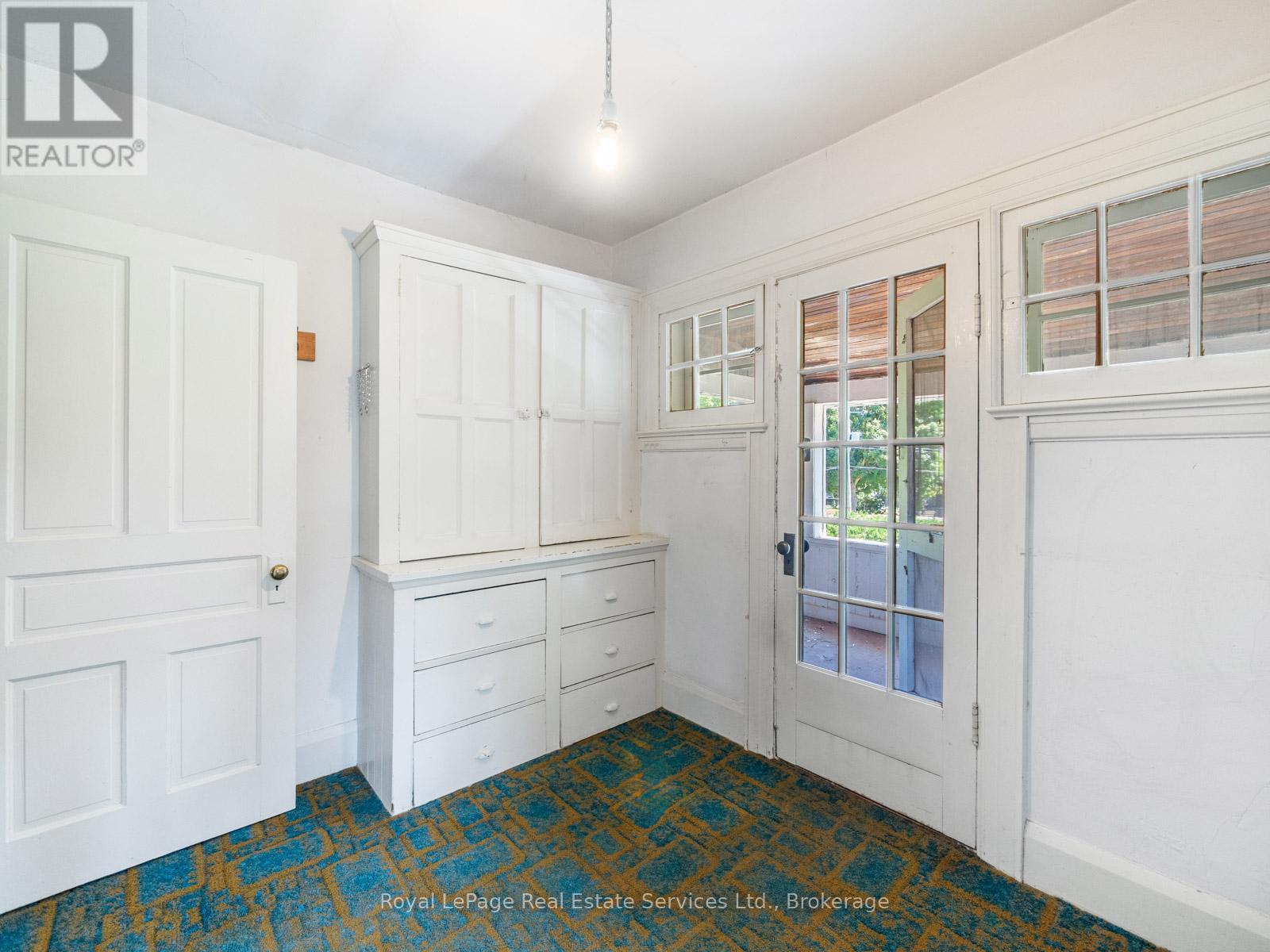 3175 Lakeshore Road W, Oakville, Ontario  L6L 1J7 - Photo 20 - W12486133