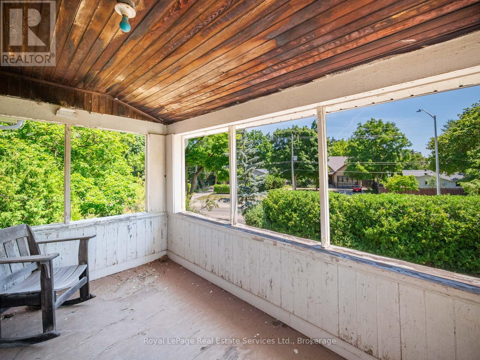 3175 Lakeshore Road W, Oakville, Ontario  L6L 1J7 - Photo 21 - W12486133