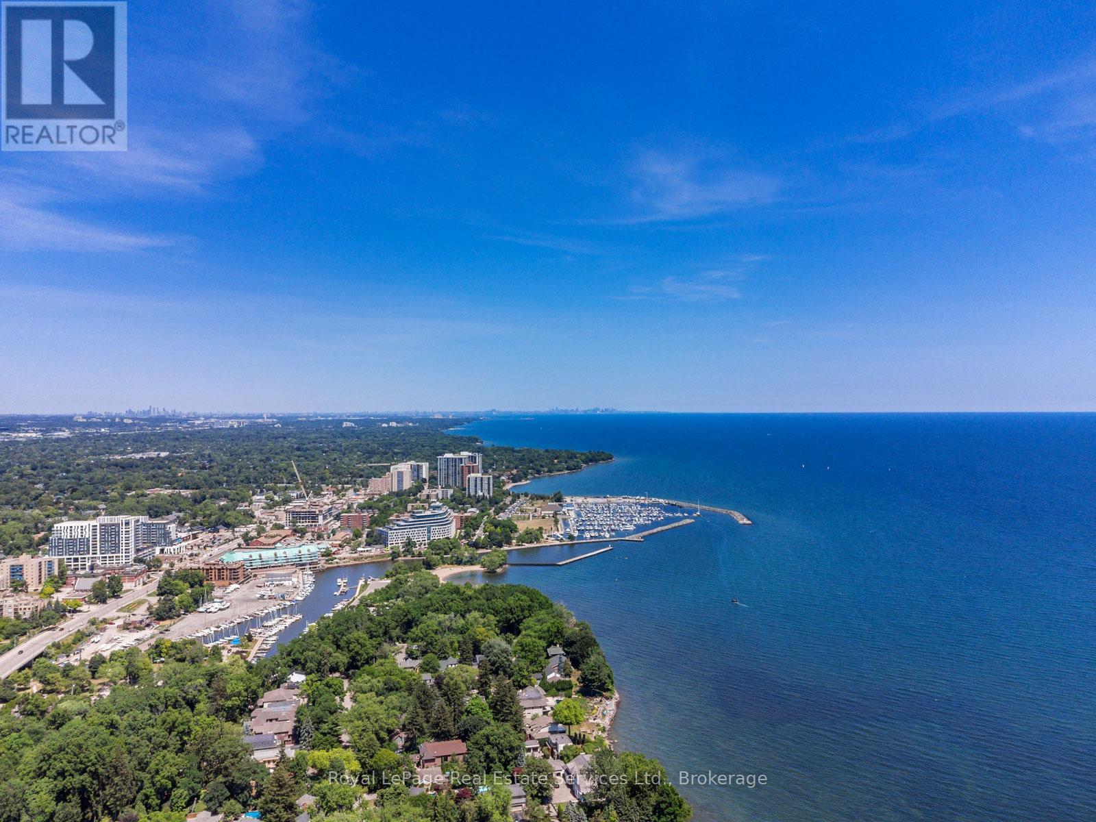 3175 Lakeshore Road W, Oakville, Ontario  L6L 1J7 - Photo 38 - W12486133