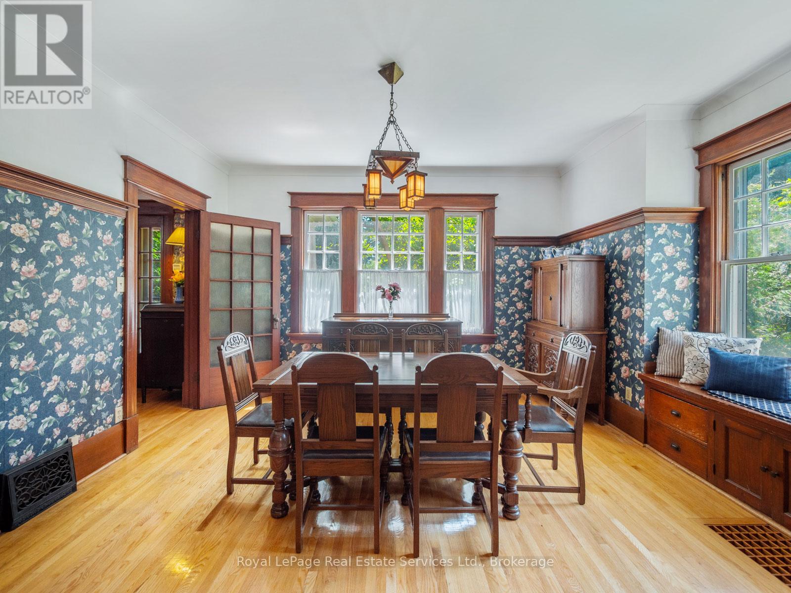 3175 Lakeshore Road W, Oakville, Ontario  L6L 1J7 - Photo 9 - W12486133