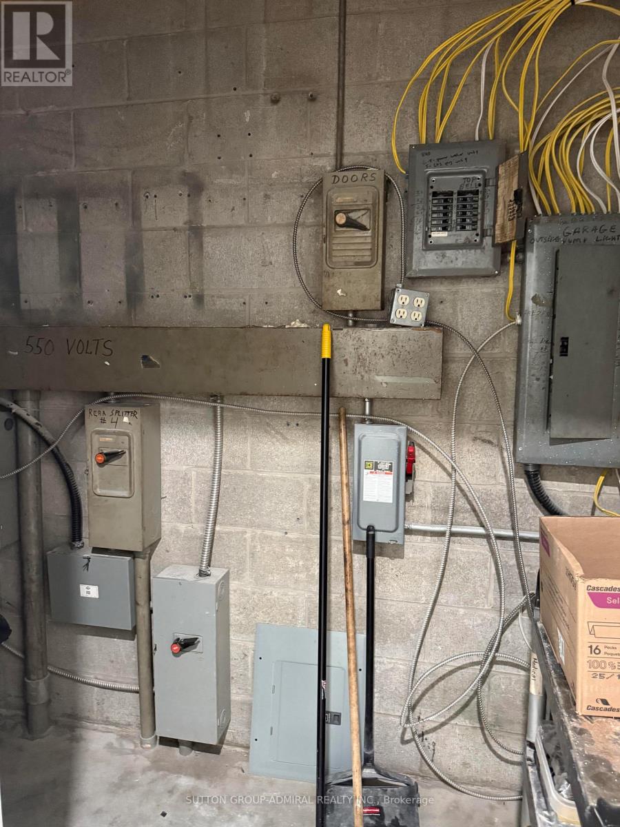 3 - 70 Vanley Crescent, Toronto (York University Heights), Ontario  M3J 2B8 - Photo 32 - W12444296