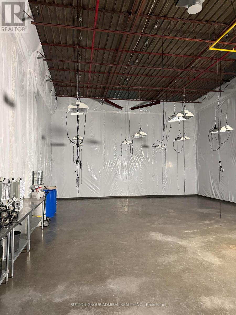 3 - 70 Vanley Crescent, Toronto (York University Heights), Ontario  M3J 2B8 - Photo 34 - W12444296