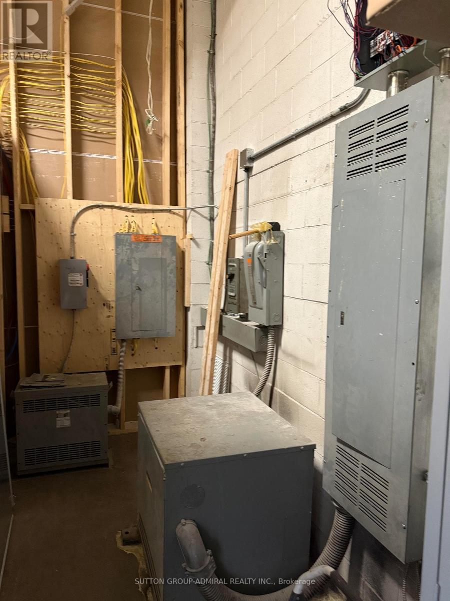 3 - 70 Vanley Crescent, Toronto (York University Heights), Ontario  M3J 2B8 - Photo 33 - W12444296