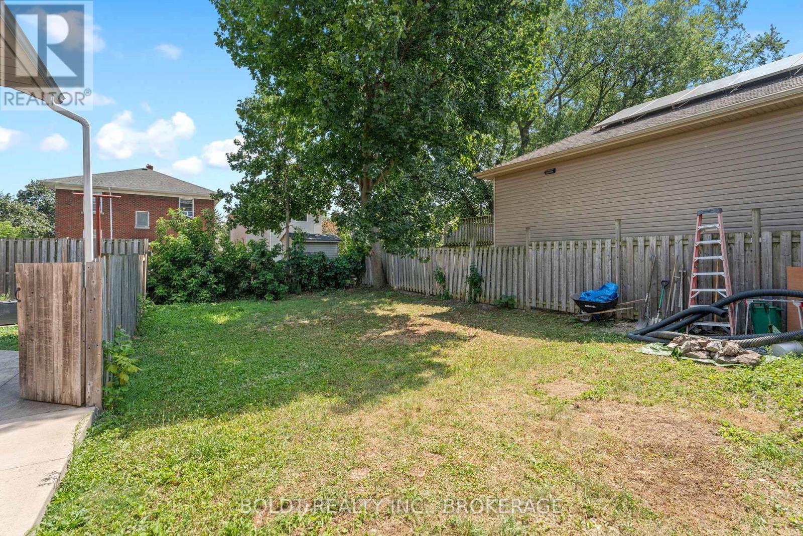 56 Lorne Street, St. Catharines, Ontario  L2P 3C4 - Photo 18 - X12486146