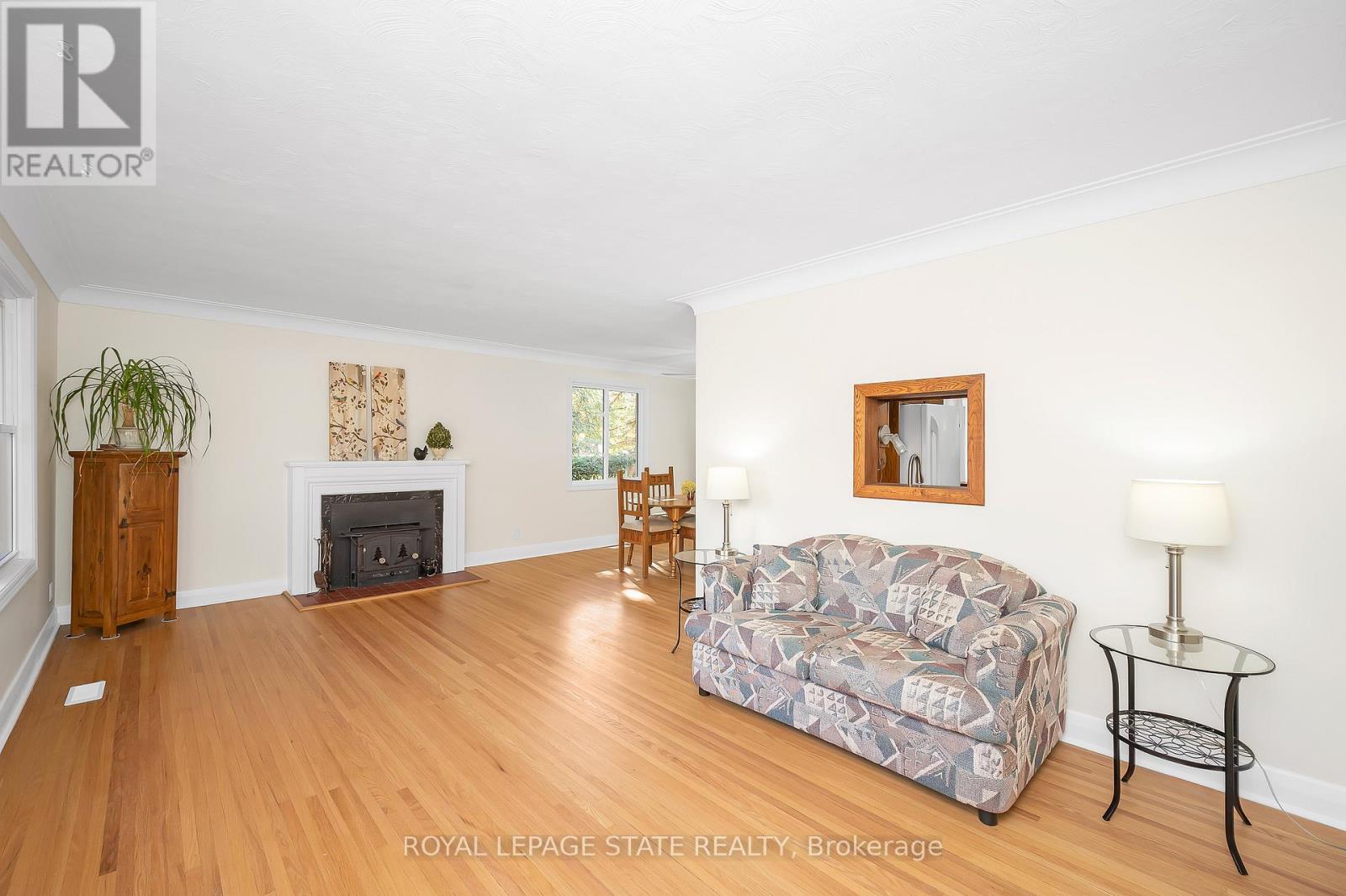 32 Park Road S, Brantford, Ontario  N3S 6S8 - Photo 5 - X12486040