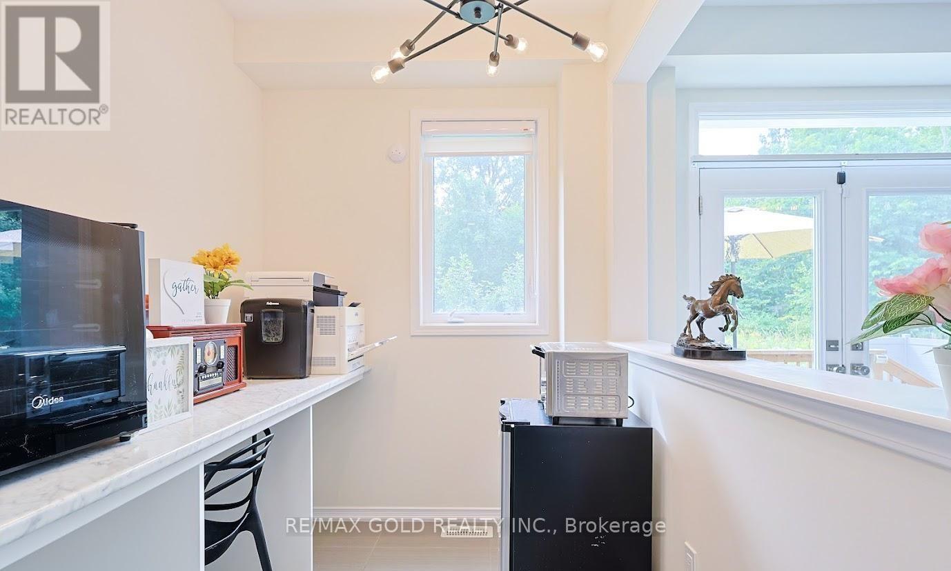 7892 Odell Crescent, Niagara Falls, Ontario  L2H 3R6 - Photo 13 - X12486050