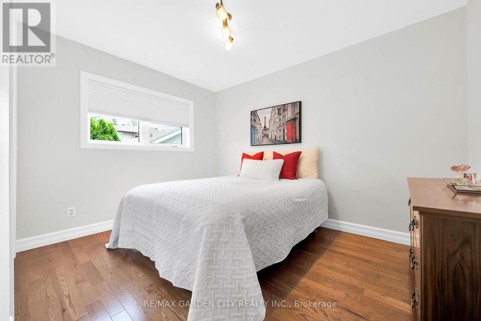 4889 Cherrywood Drive, Lincoln, Ontario  L3J 0L5 - Photo 13 - X12486055