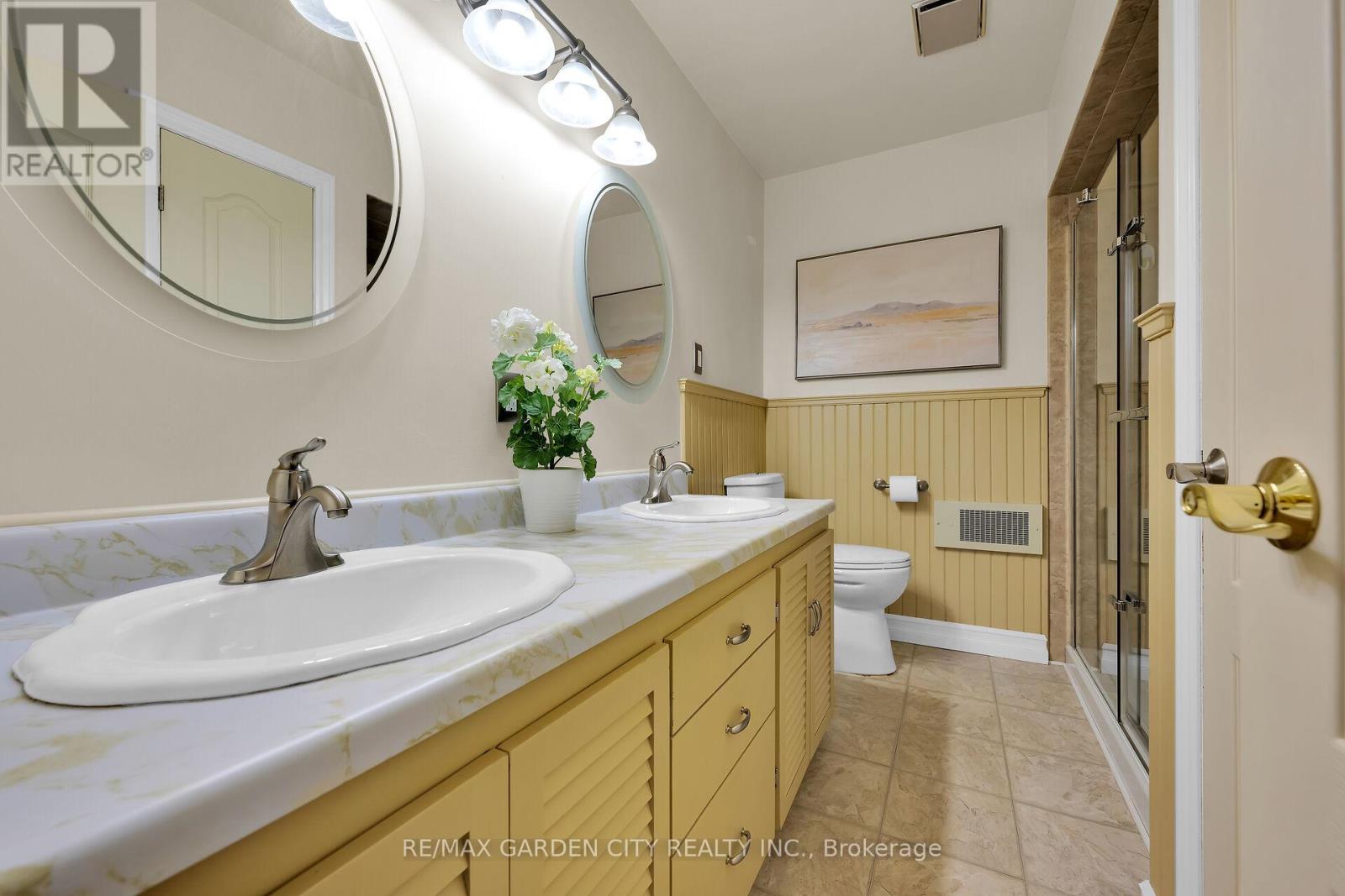 4889 Cherrywood Drive, Lincoln, Ontario  L3J 0L5 - Photo 14 - X12486055