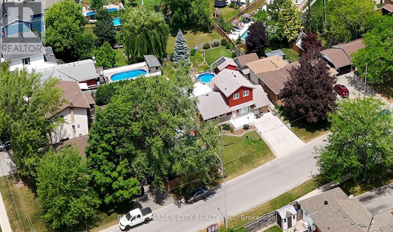 4889 Cherrywood Drive, Lincoln, Ontario  L3J 0L5 - Photo 2 - X12486055