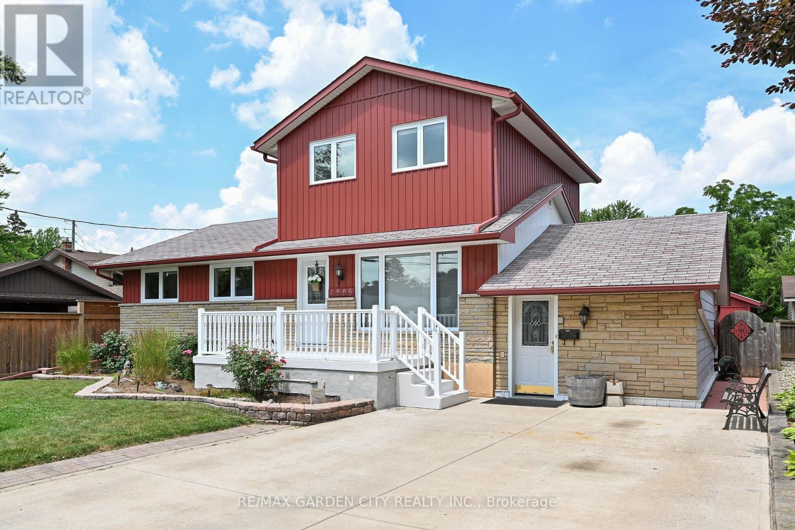 4889 Cherrywood Drive, Lincoln, Ontario  L3J 0L5 - Photo 3 - X12486055