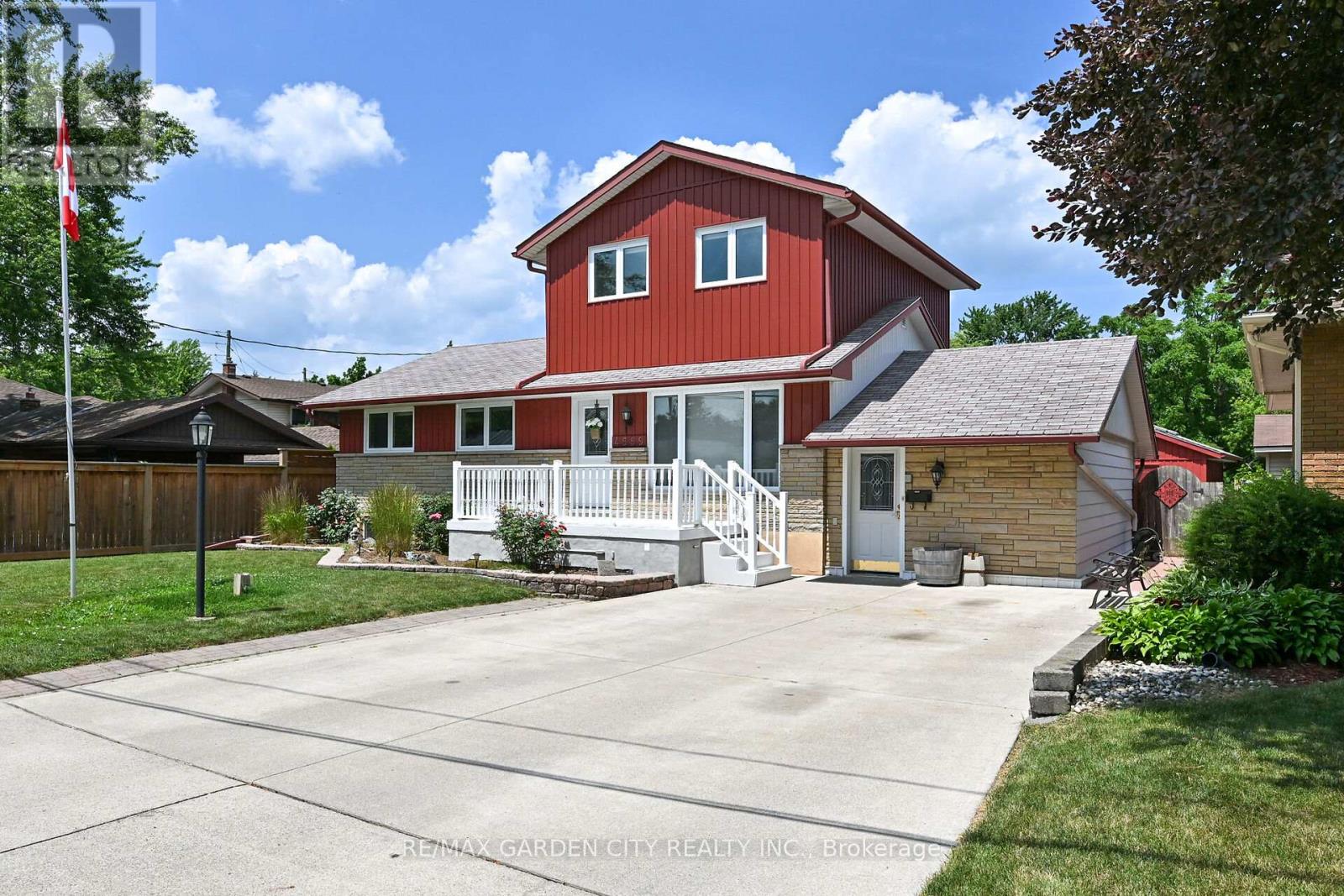 4889 Cherrywood Drive, Lincoln, Ontario  L3J 0L5 - Photo 4 - X12486055