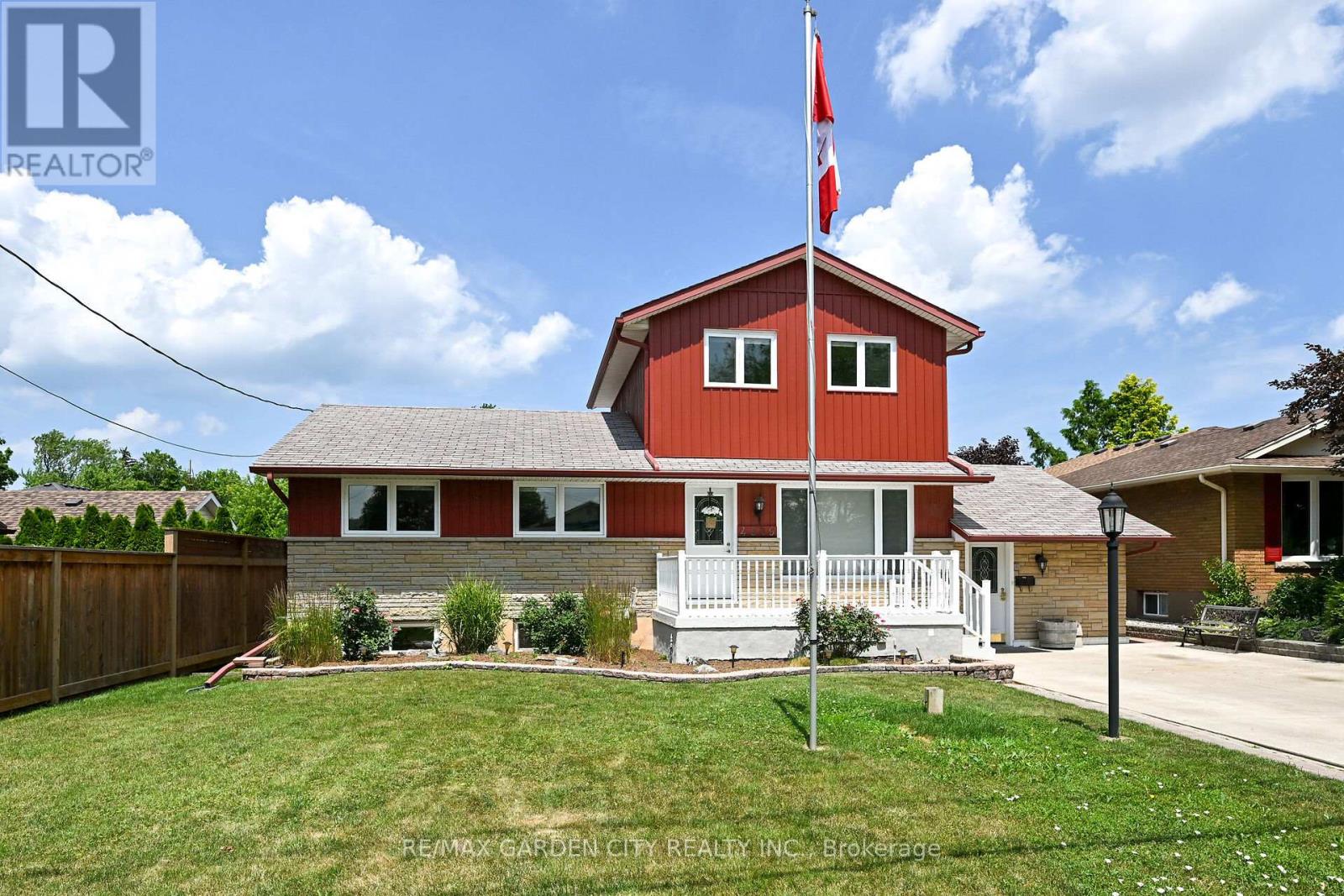 4889 Cherrywood Drive, Lincoln, Ontario  L3J 0L5 - Photo 5 - X12486055