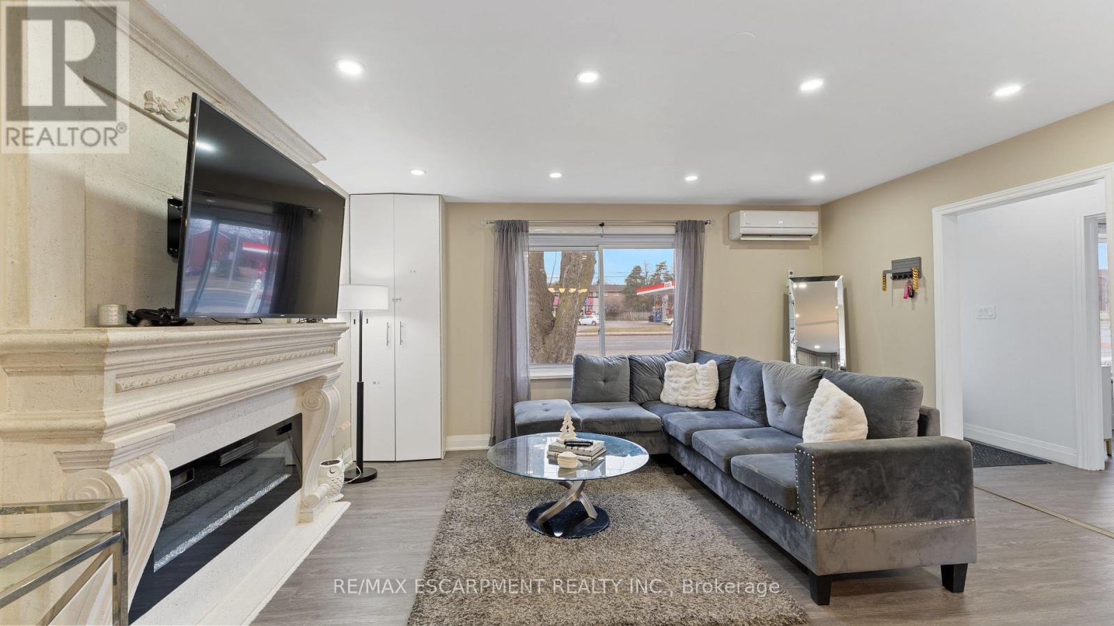 249 Highway 8, Hamilton, Ontario  L8G 1E2 - Photo 12 - X12486063