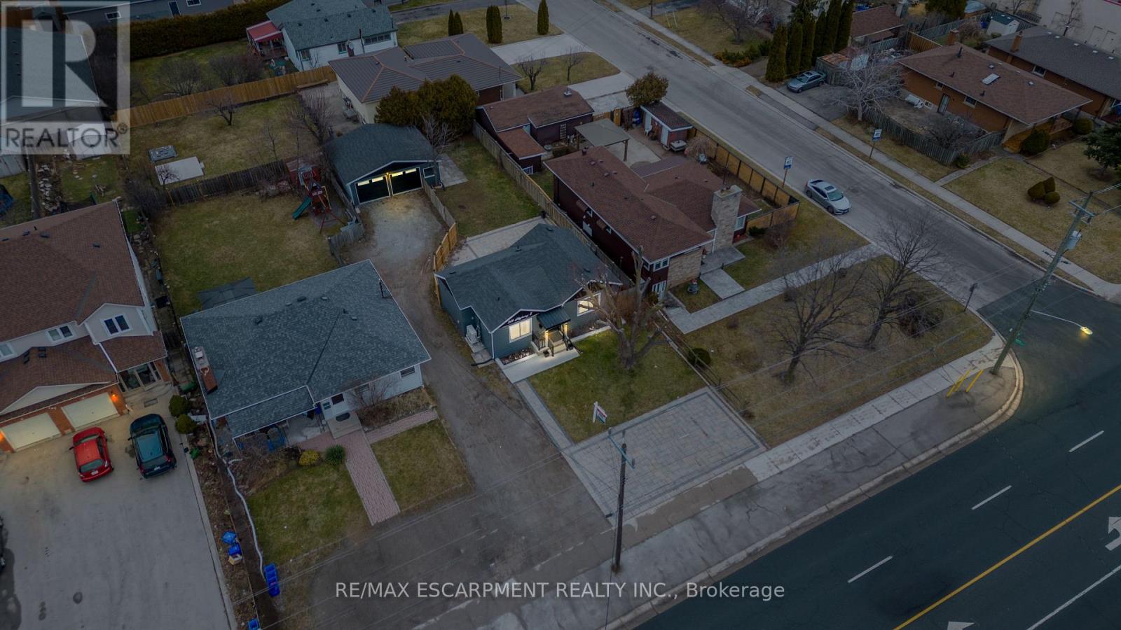 249 Highway 8, Hamilton, Ontario  L8G 1E2 - Photo 2 - X12486063