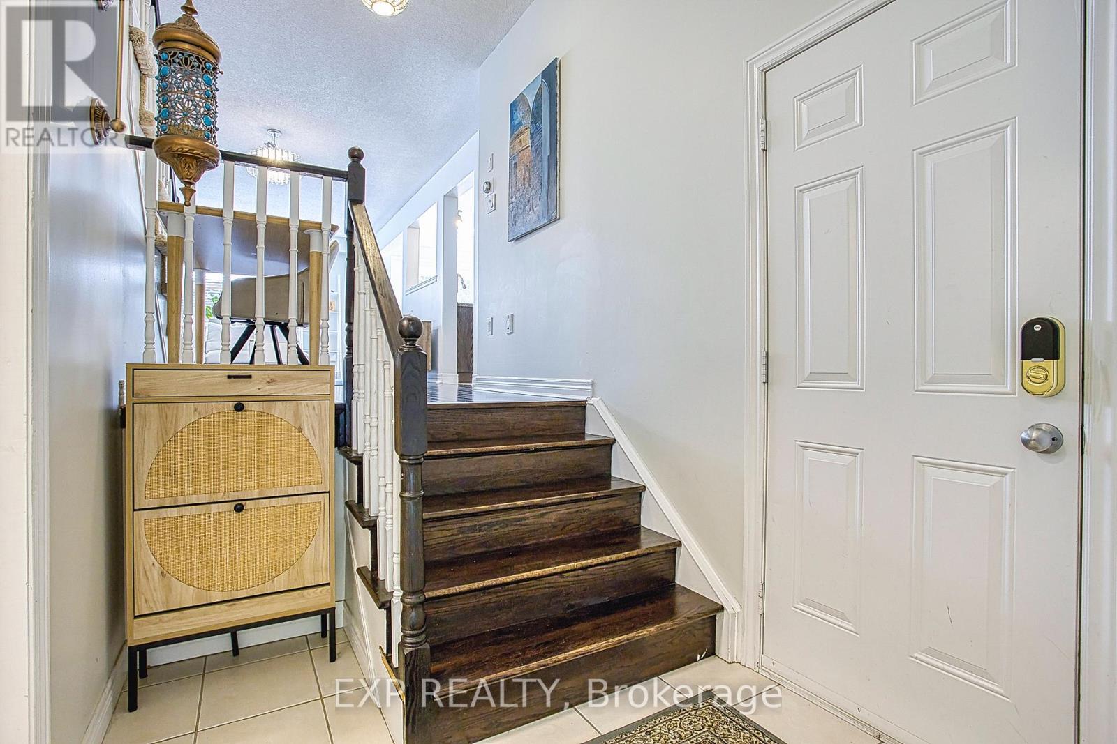 2 - 25 Ivybridge Drive, Hamilton (Lakeshore), Ontario  L8E 0A5 - Photo 7 - X12486068