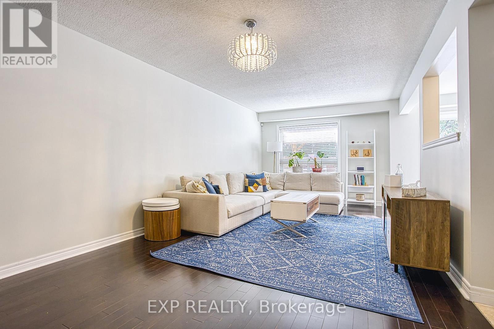 2 - 25 Ivybridge Drive, Hamilton (Lakeshore), Ontario  L8E 0A5 - Photo 8 - X12486068