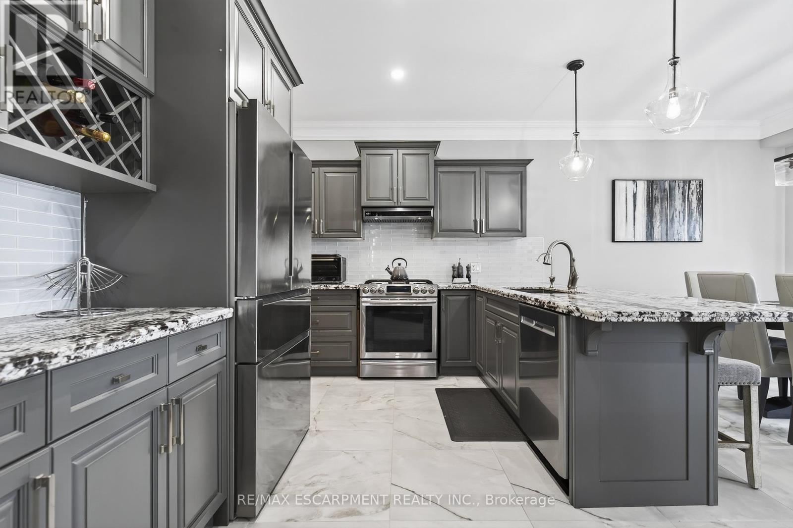 79 Assisi Street, Hamilton, Ontario  L8W 0A4 - Photo 12 - X12486080